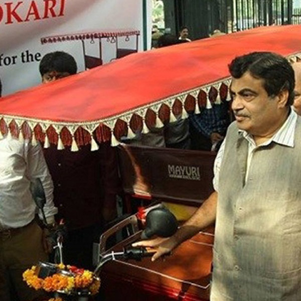 Mayuri E-Rickshaw Showroom