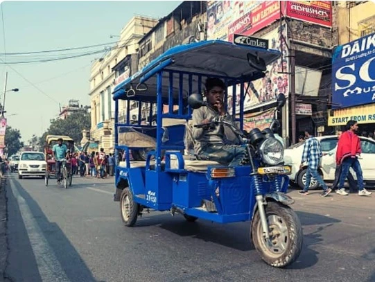 a man with saera auto